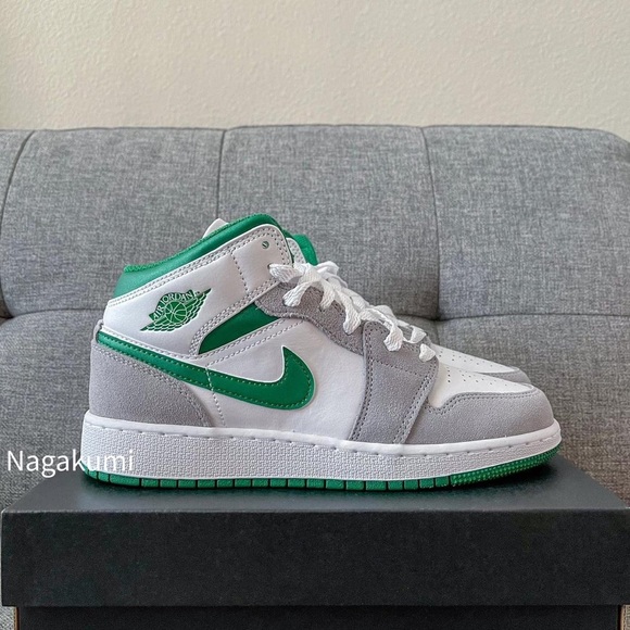 🌲 Nike Air Jordan 1 mid white grey pine green shoes 🌲 (big kids) - Picture 4 of 4